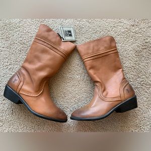 Small Frye children’s Melissa trapunto mid calf boot tan color size  2.5 NIB
